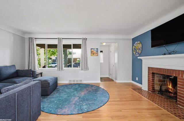 28408 Hughes Street, Saint Clair Shores, MI 48081