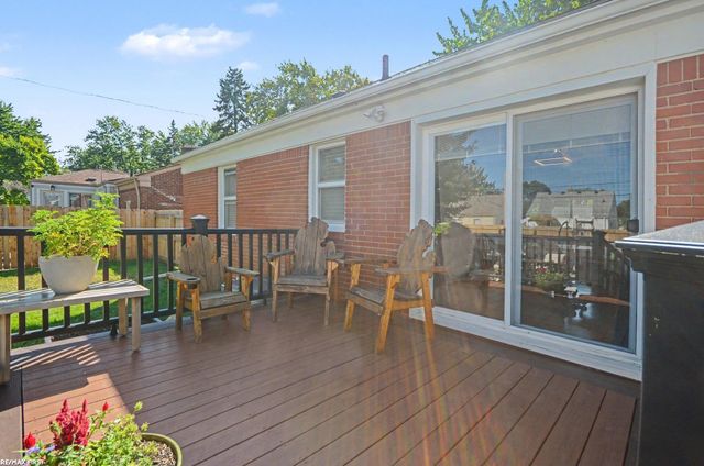 28408 Hughes Street, Saint Clair Shores, MI 48081