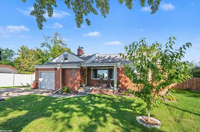 28408 Hughes Street, Saint Clair Shores, MI 48081