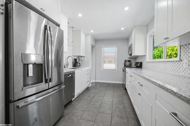 28408 Hughes Street, Saint Clair Shores, MI 48081