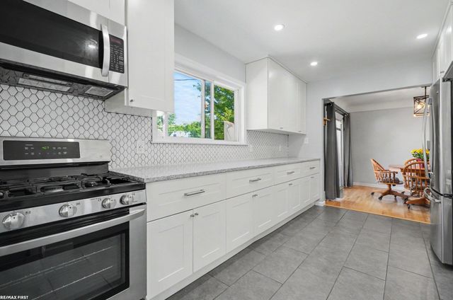 28408 Hughes Street, Saint Clair Shores, MI 48081