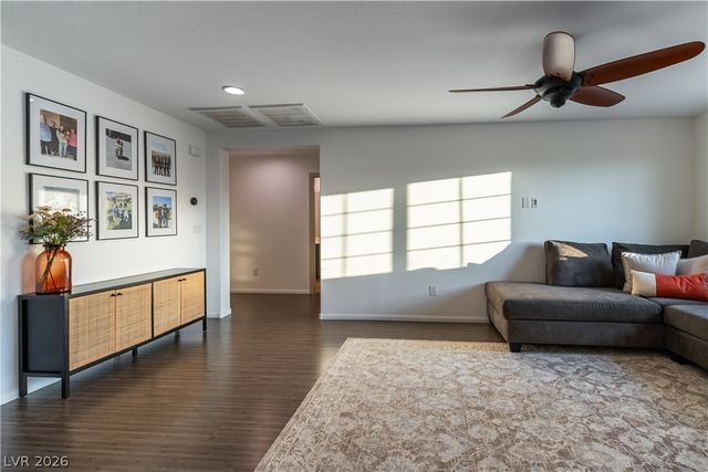 10570 Cranbrook Cross Street, Las Vegas, NV 89179
