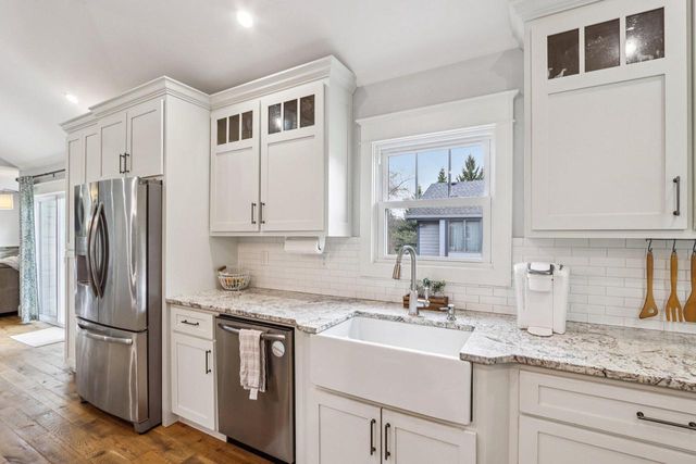 4780 Meadow VIEW E, Brookfield, WI 53005