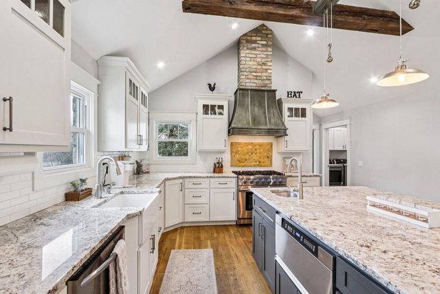 4780 Meadow VIEW E, Brookfield, WI 53005