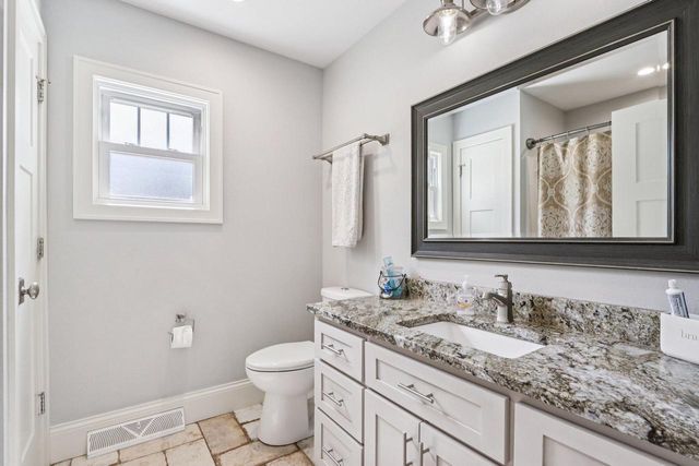 4780 Meadow VIEW E, Brookfield, WI 53005