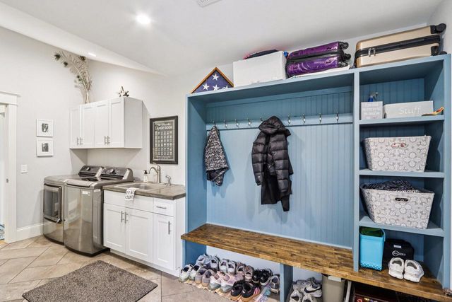4780 Meadow VIEW E, Brookfield, WI 53005