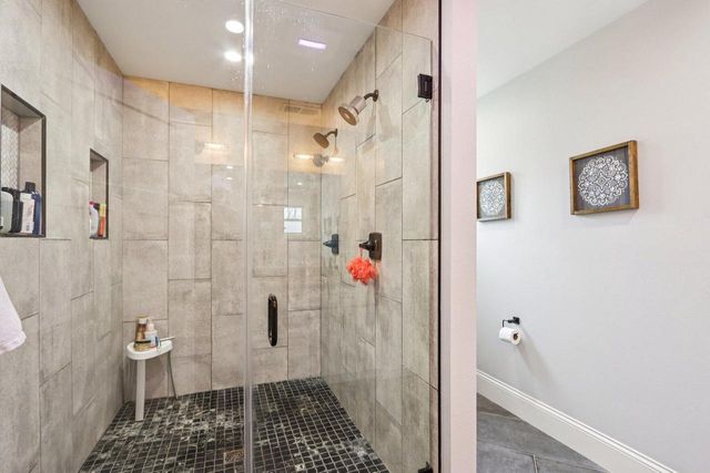 4780 Meadow VIEW E, Brookfield, WI 53005