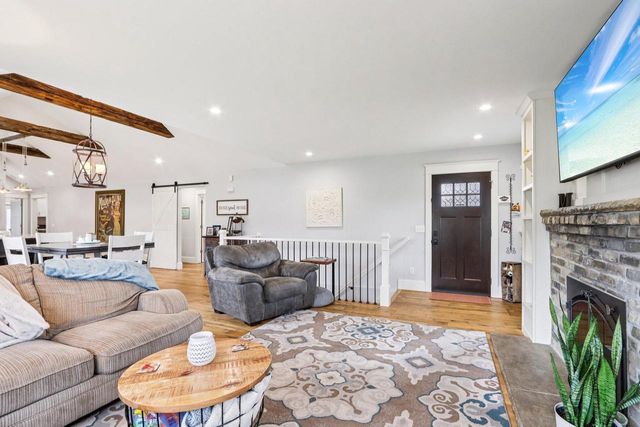 4780 Meadow VIEW E, Brookfield, WI 53005
