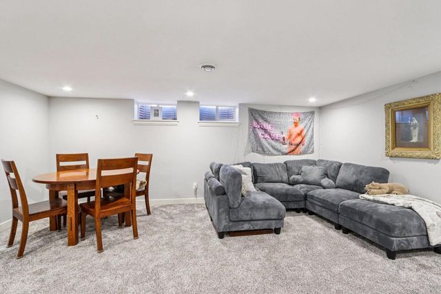 4780 Meadow VIEW E, Brookfield, WI 53005