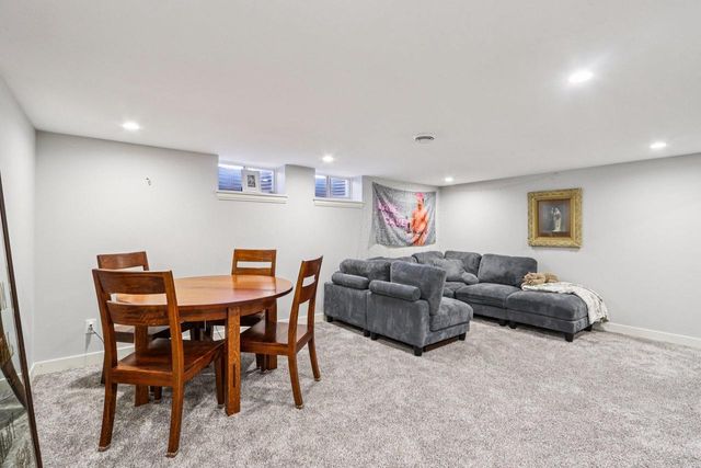 4780 Meadow VIEW E, Brookfield, WI 53005