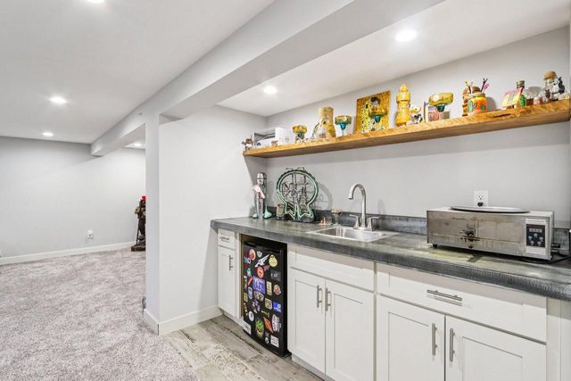 4780 Meadow VIEW E, Brookfield, WI 53005