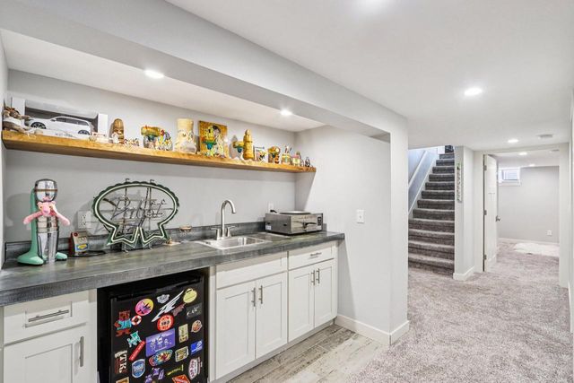 4780 Meadow VIEW E, Brookfield, WI 53005