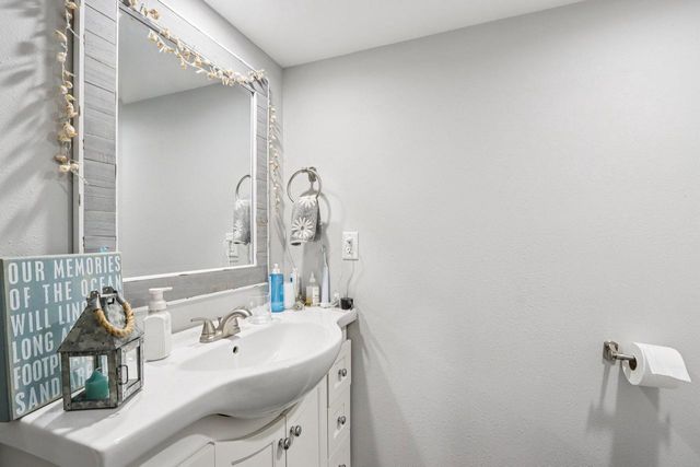 4780 Meadow VIEW E, Brookfield, WI 53005