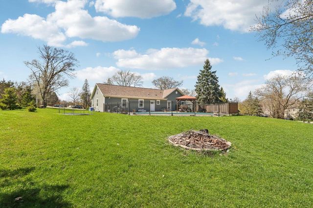 4780 Meadow VIEW E, Brookfield, WI 53005