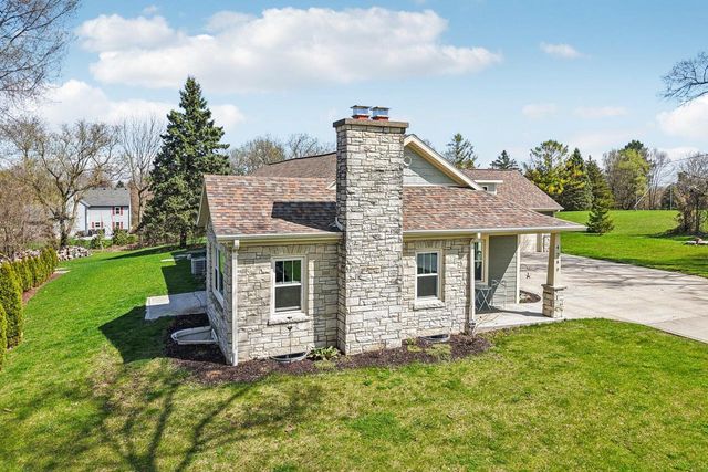 4780 Meadow VIEW E, Brookfield, WI 53005