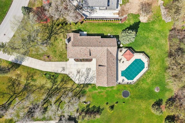 4780 Meadow VIEW E, Brookfield, WI 53005