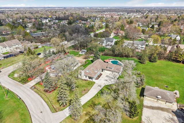 4780 Meadow VIEW E, Brookfield, WI 53005