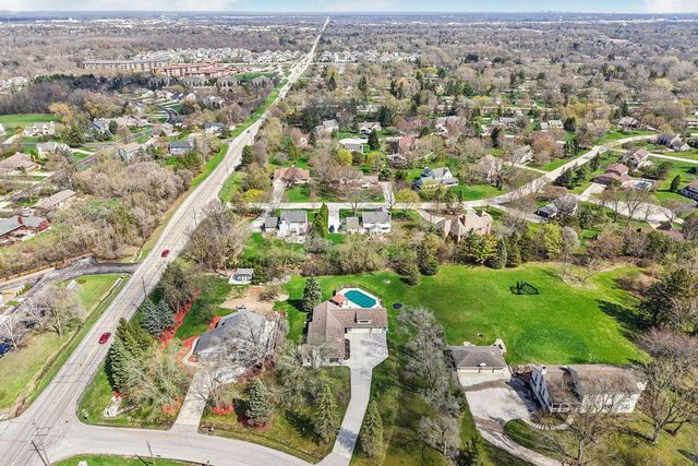 4780 Meadow VIEW E, Brookfield, WI 53005