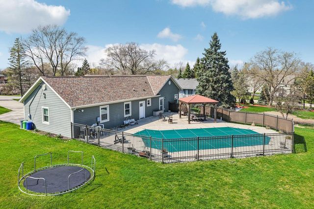 4780 Meadow VIEW E, Brookfield, WI 53005