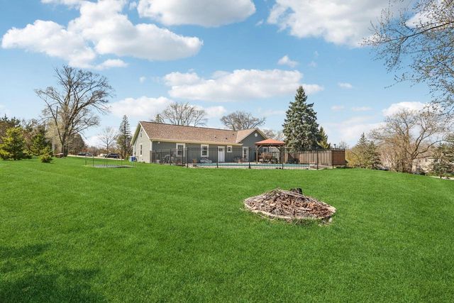 4780 Meadow VIEW E, Brookfield, WI 53005