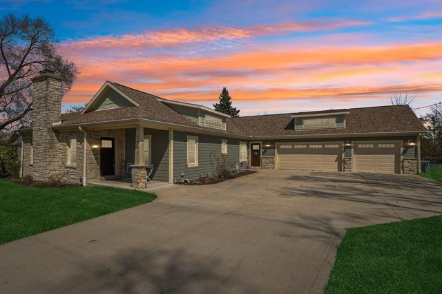 4780 Meadow VIEW E, Brookfield, WI 53005