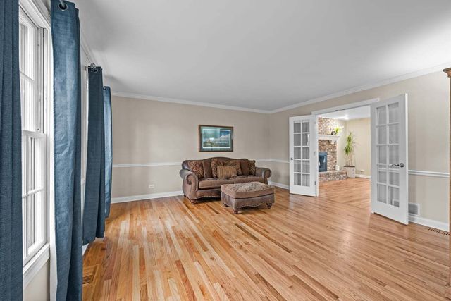 1002 Shimer Court, Naperville, IL 60565