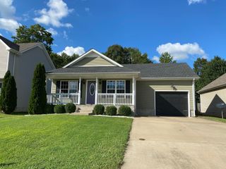 673 Sly Fox Dr, Clarksville, TN 37040