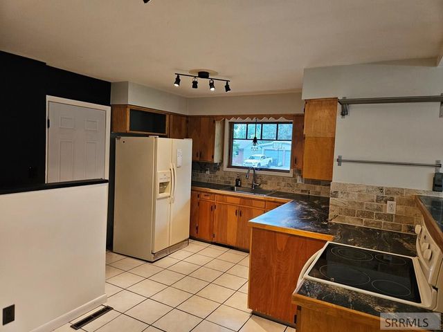 1159 Corinne Avenue, Idaho Falls, ID 83402