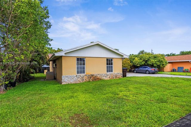 1831 Hiltonia Circle, West Palm Beach, FL 33407