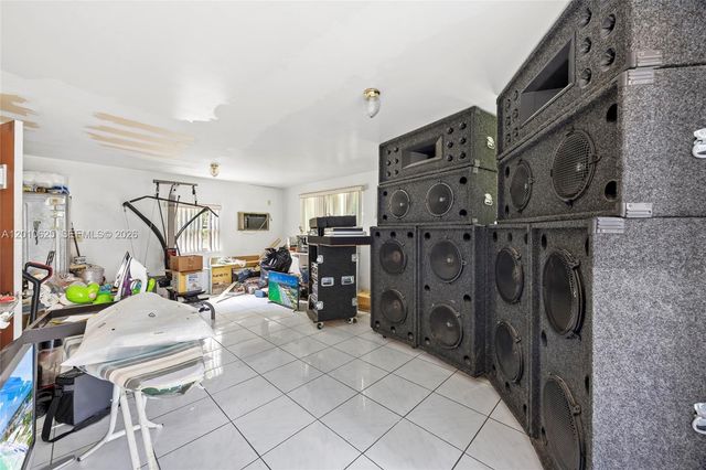 1831 Hiltonia Circle, West Palm Beach, FL 33407