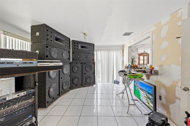 1831 Hiltonia Circle, West Palm Beach, FL 33407