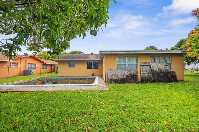 1831 Hiltonia Circle, West Palm Beach, FL 33407