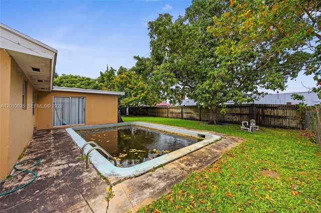 1831 Hiltonia Circle, West Palm Beach, FL 33407