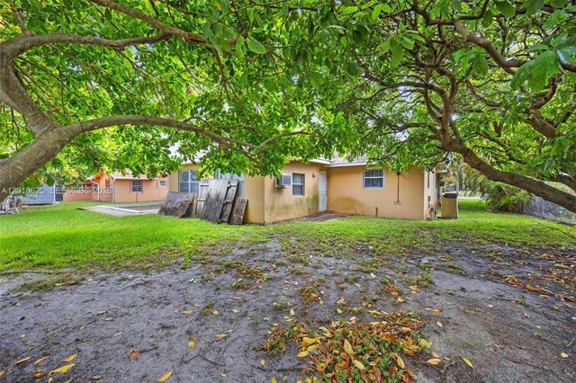 1831 Hiltonia Circle, West Palm Beach, FL 33407