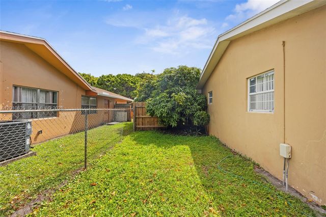 1831 Hiltonia Circle, West Palm Beach, FL 33407