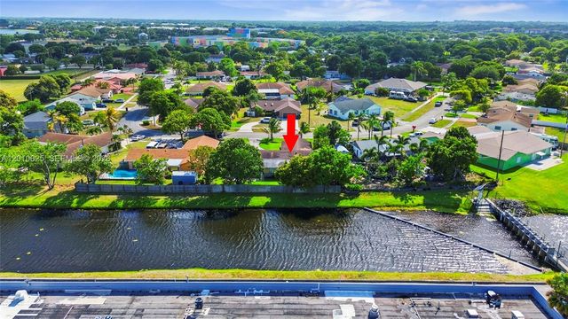 1831 Hiltonia Circle, West Palm Beach, FL 33407