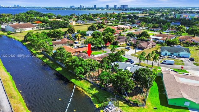 1831 Hiltonia Circle, West Palm Beach, FL 33407