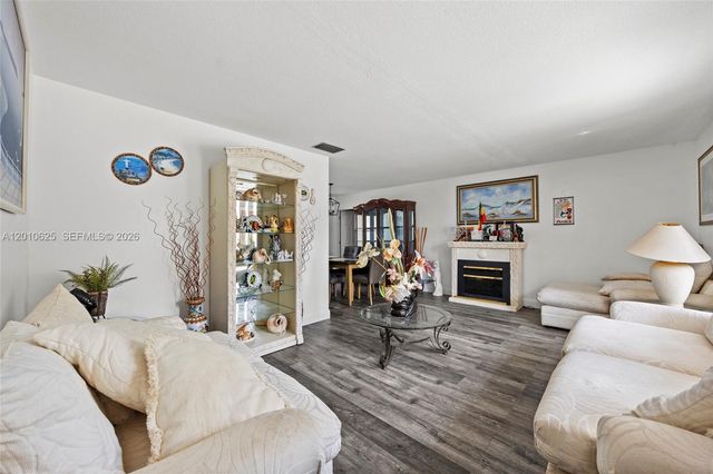 1831 Hiltonia Circle, West Palm Beach, FL 33407