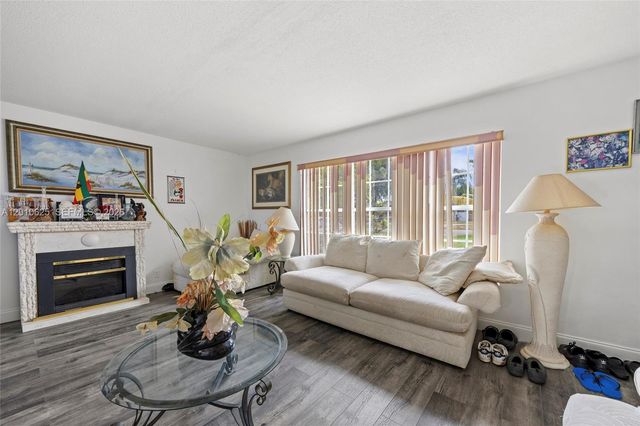 1831 Hiltonia Circle, West Palm Beach, FL 33407