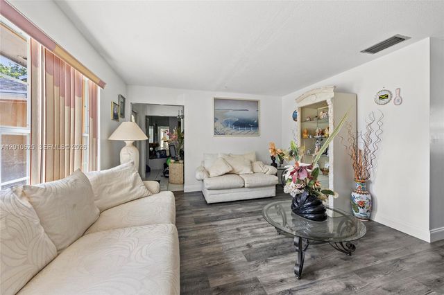 1831 Hiltonia Circle, West Palm Beach, FL 33407