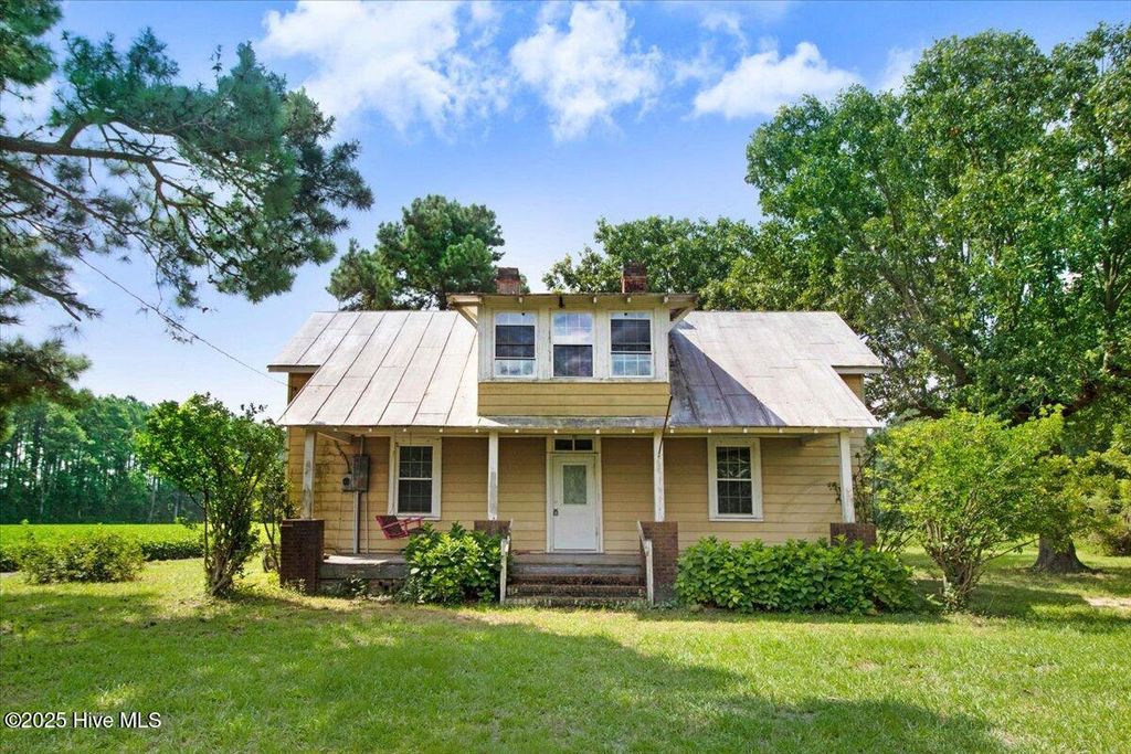 2965 Grifton Hugo Road, Grifton, NC 28530