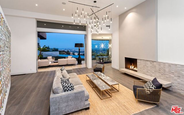 9305 Nightingale Drive, West Hollywood, CA 90069