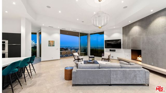 9305 Nightingale Drive, West Hollywood, CA 90069