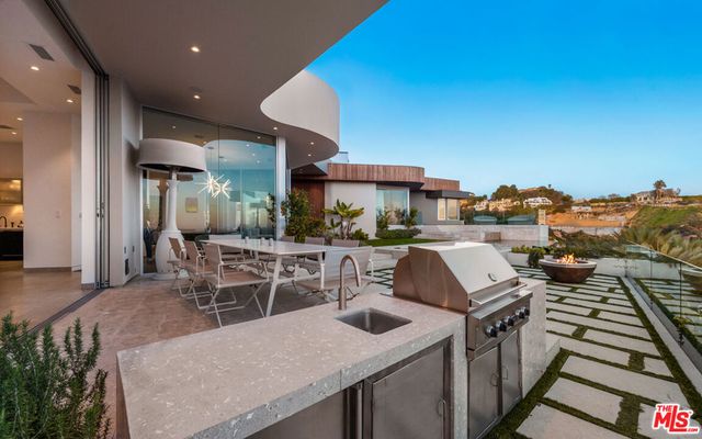 9305 Nightingale Drive, West Hollywood, CA 90069