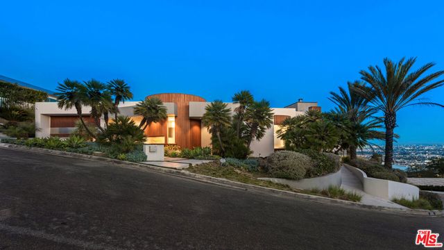 9305 Nightingale Drive, West Hollywood, CA 90069
