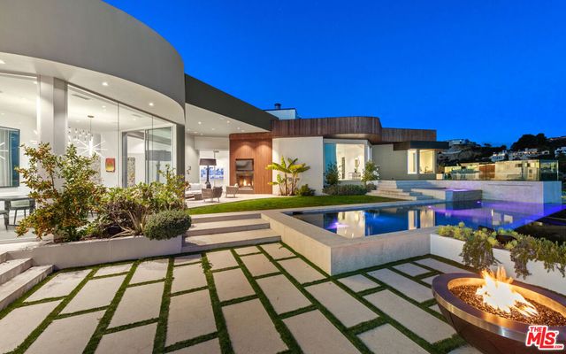 9305 Nightingale Drive, West Hollywood, CA 90069