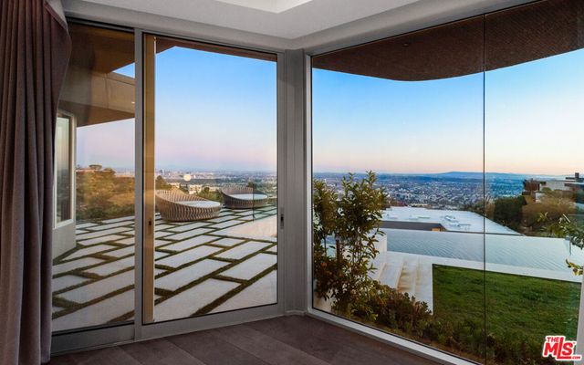 9305 Nightingale Drive, West Hollywood, CA 90069