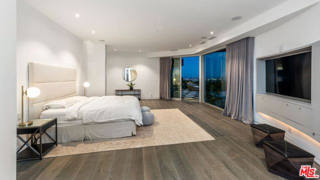 9305 Nightingale Drive, West Hollywood, CA 90069