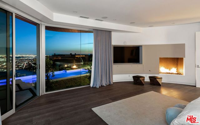 9305 Nightingale Drive, West Hollywood, CA 90069