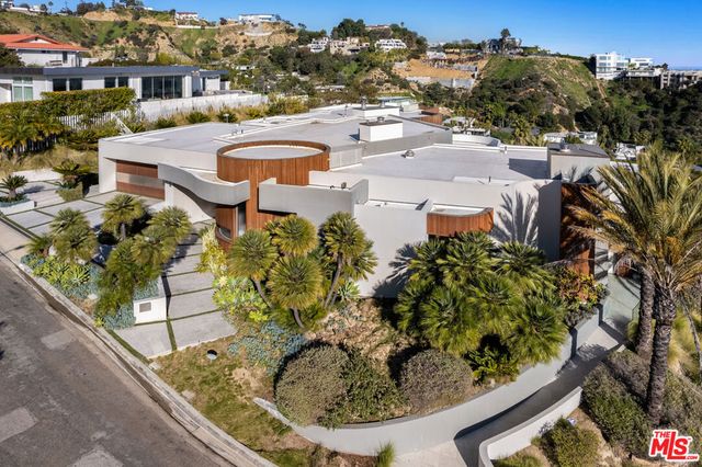 9305 Nightingale Drive, West Hollywood, CA 90069